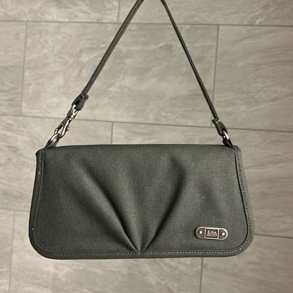 REI Belltown Travel Wallet Wristlet Bag